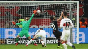 Kevin Volland's brace gives Bayer Leverkusen victory over VfB Stuttgart